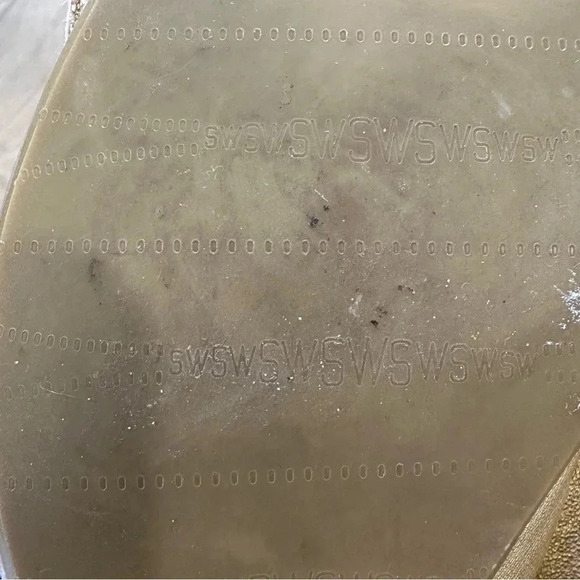 Stuart Weitzman Women's Gold Young Buck Peep Toe Leather Flats Size 7 1/2 GUC - Picture 11 of 12